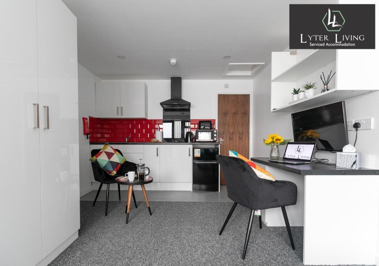 Studio Apartments By Lyter Living Desks & Wifi - Monthly Stays Available Лестър Екстериор снимка