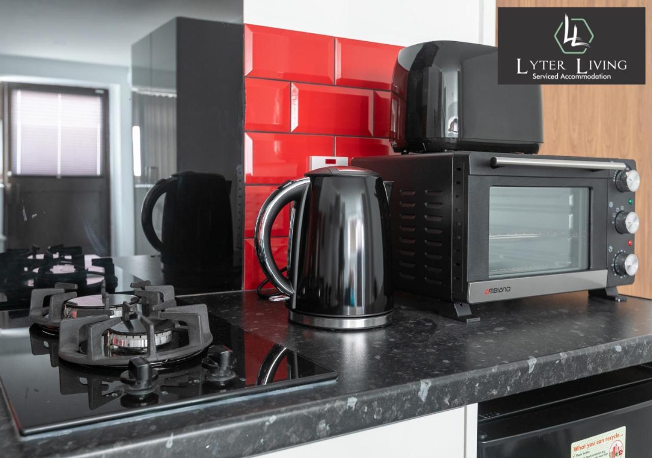 Studio Apartments By Lyter Living Desks & Wifi - Monthly Stays Available Лестър Екстериор снимка