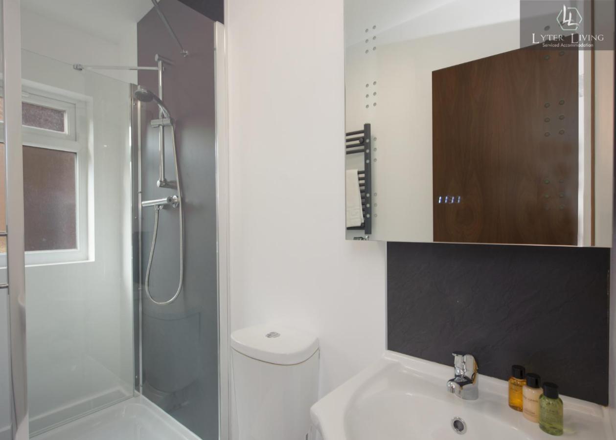 Studio Apartments By Lyter Living Desks & Wifi - Monthly Stays Available Лестър Екстериор снимка
