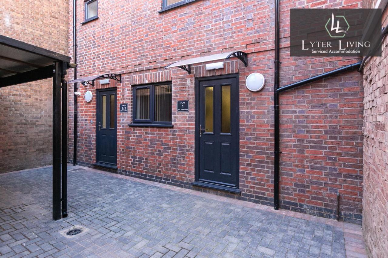 Studio Apartments By Lyter Living Desks & Wifi - Monthly Stays Available Лестър Екстериор снимка